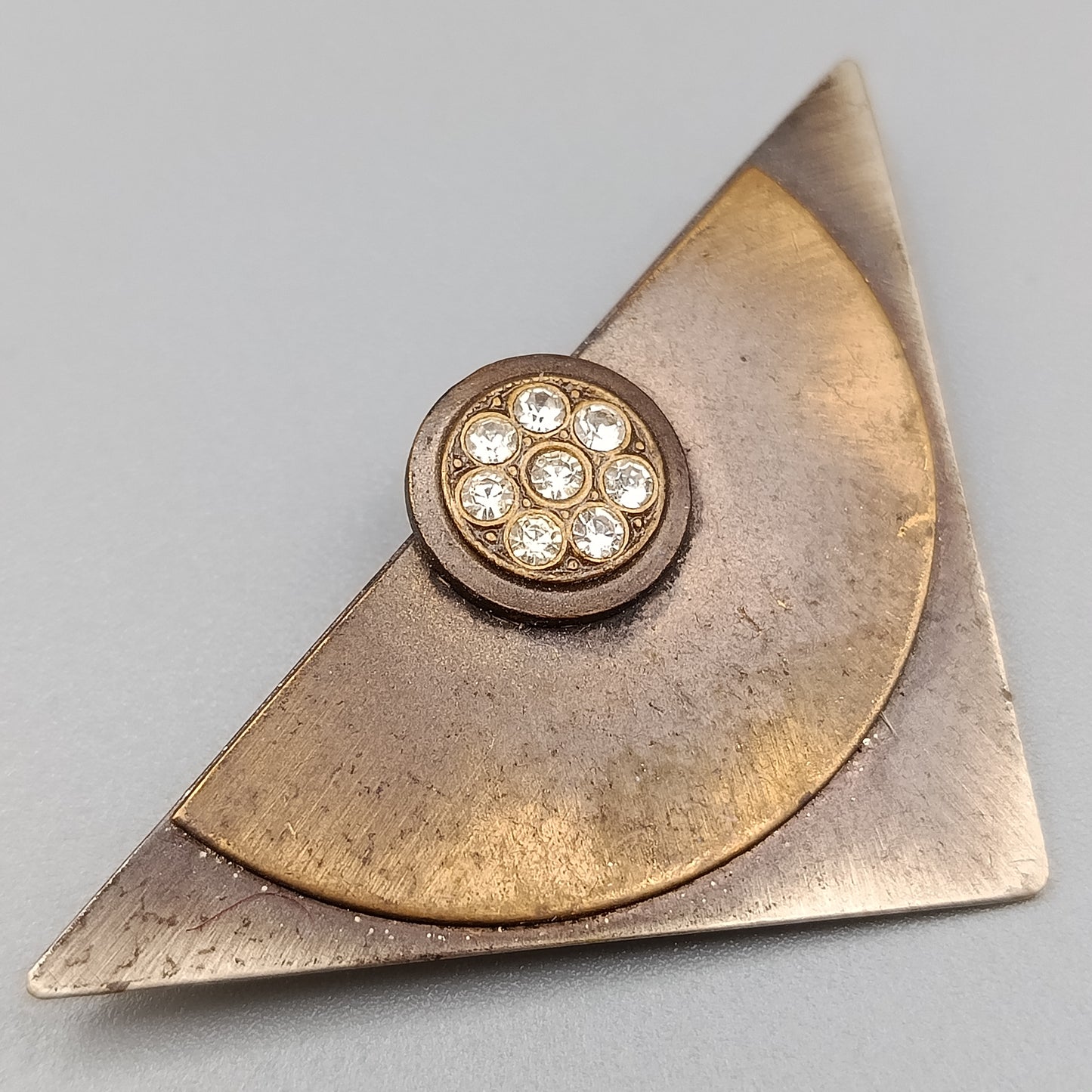 Geometrische Vintage Brosche Dreieckiges Design mit Strass