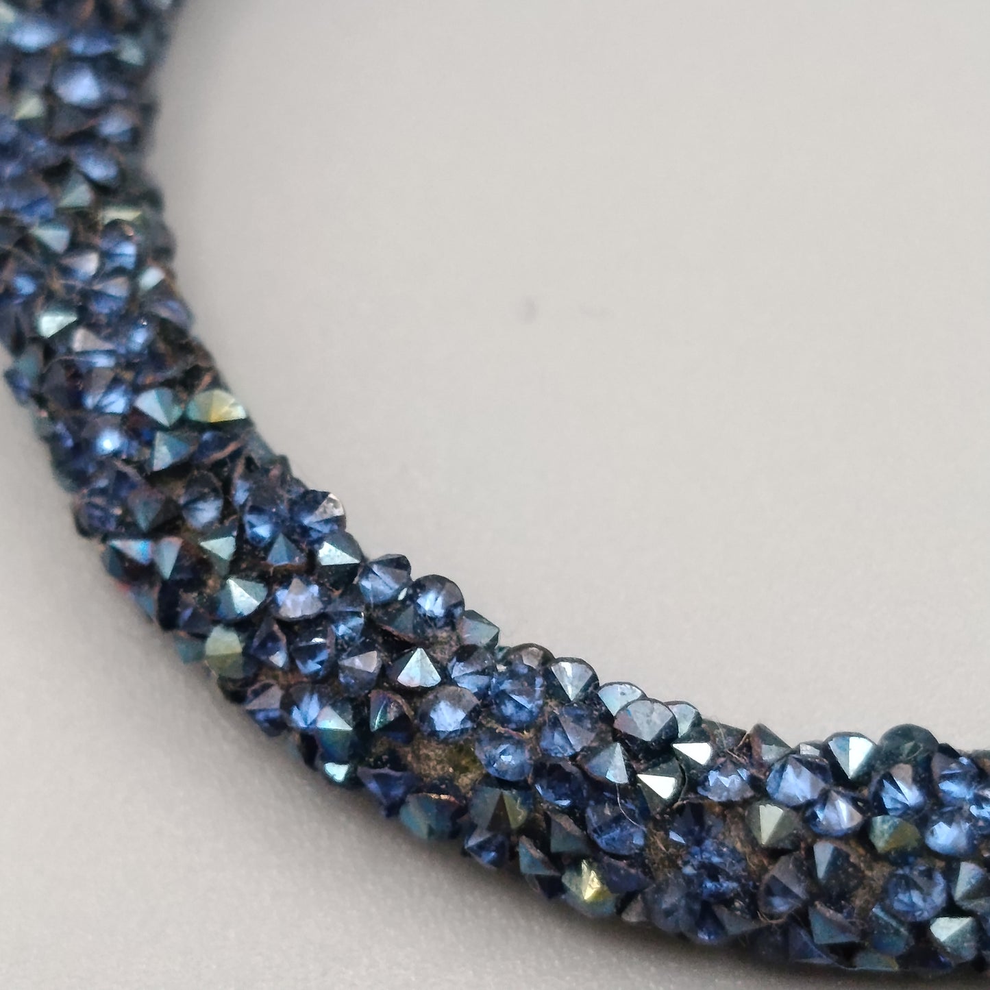Blaues Kristall Armband – Verstellbar mit funkelnden Facetten