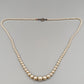 Schöne Perlen Kette – Elegant mit goldenen Akzenten