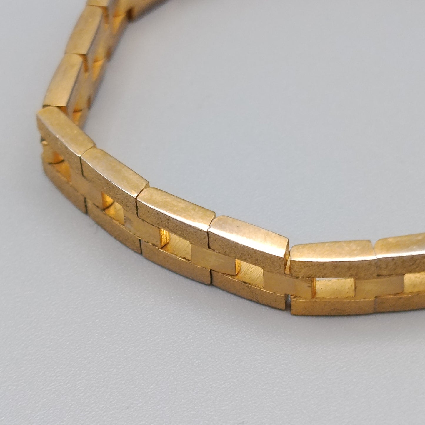 Elegantes Gliederarmband – Stilvolles Accessoire in Goldoptik