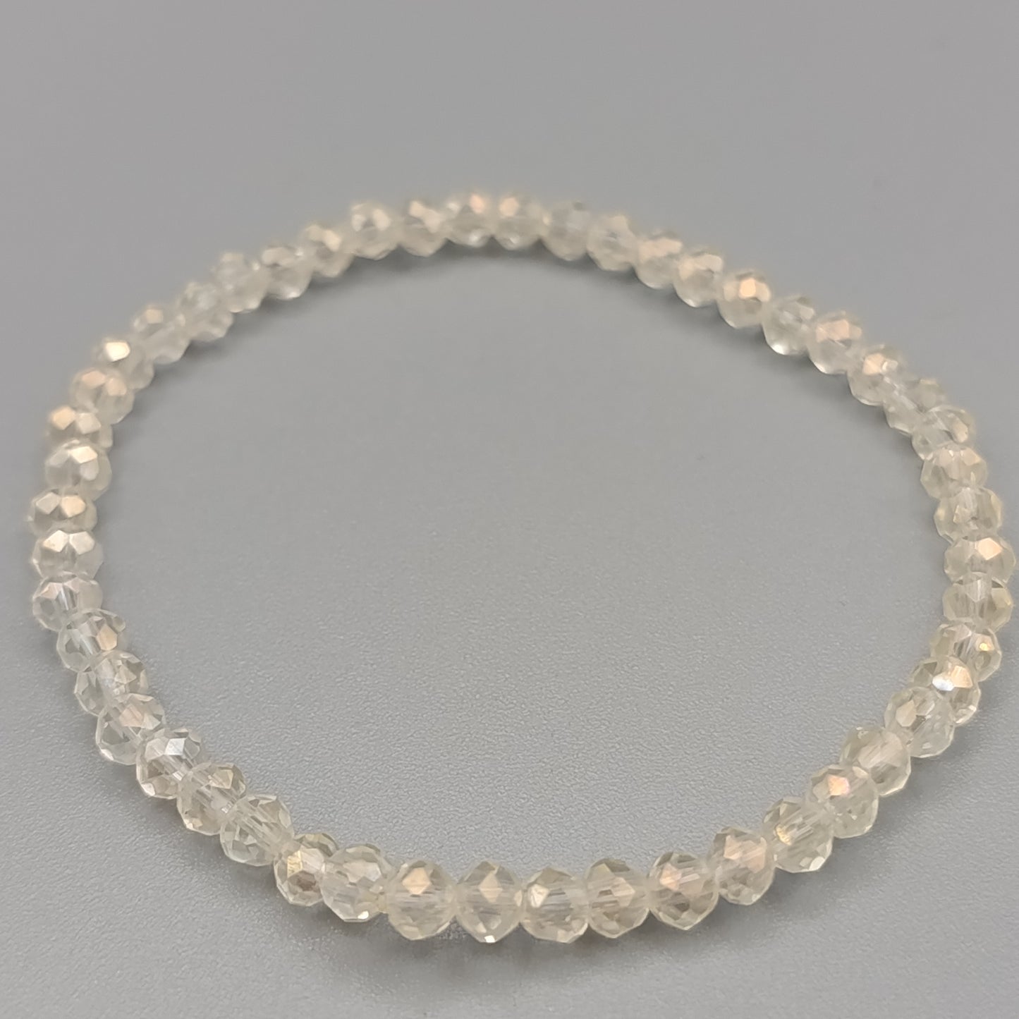 Elegantes Perlenarmband – Dezent glänzendes Design