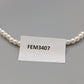 Elegante Perlenkette – Klassisches Design mit goldenen Akzenten