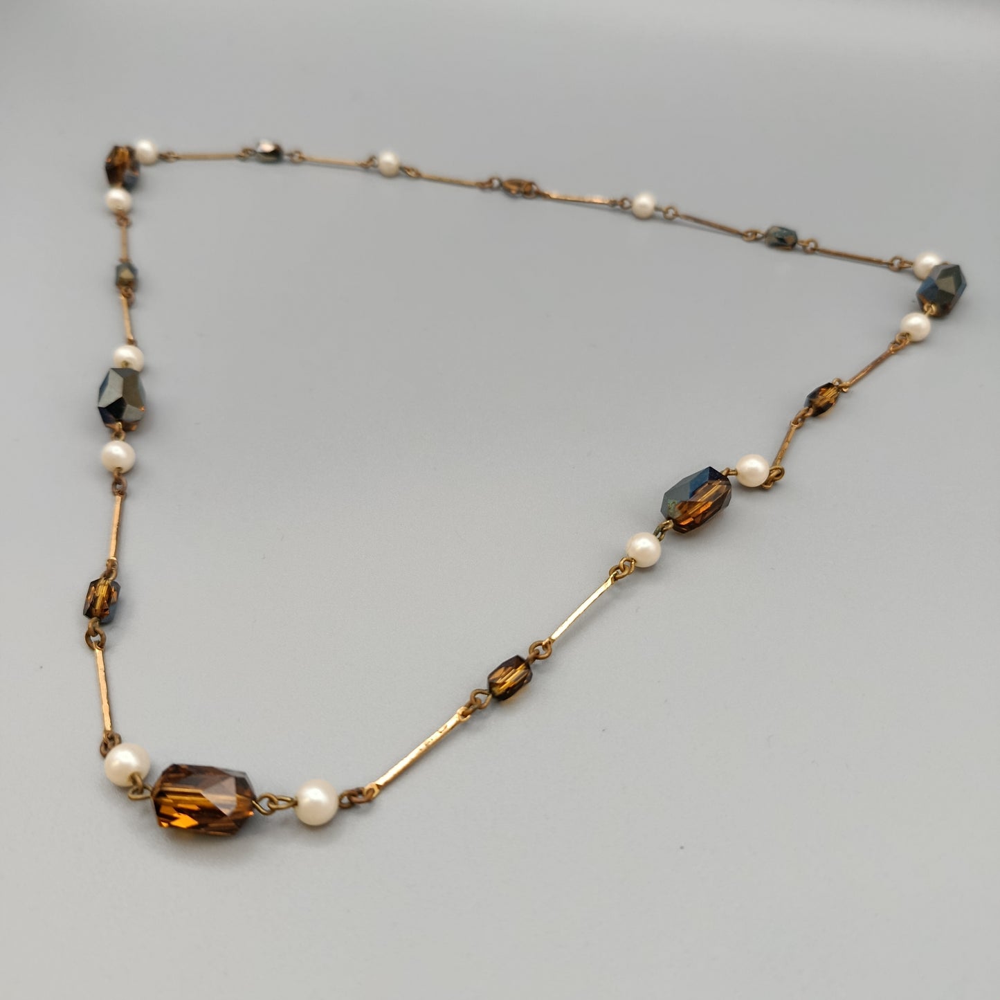 Elegante Perlenkette – Stilvolles Design mit Kristallperlen