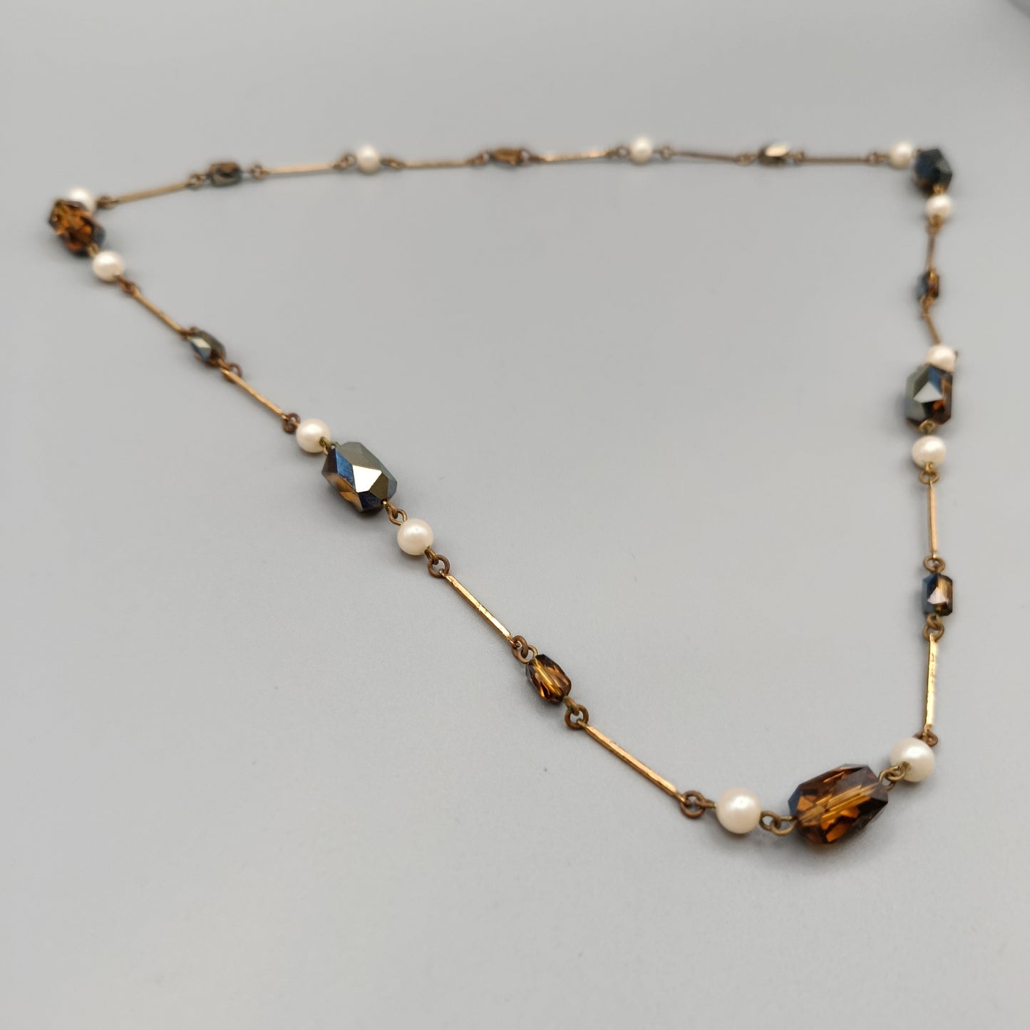 Elegante Perlenkette – Stilvolles Design mit Kristallperlen