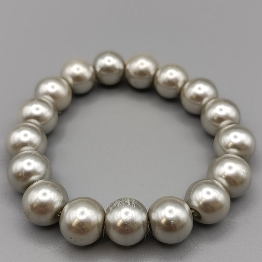 Elegantes Perlenarmband – Klassischer Perlenschmuck