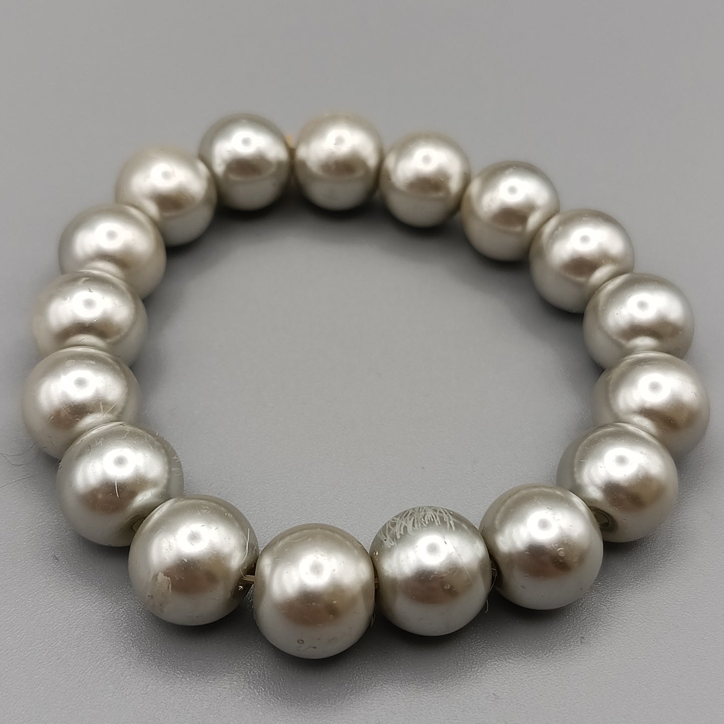 Elegantes Perlenarmband – Klassischer Perlenschmuck
