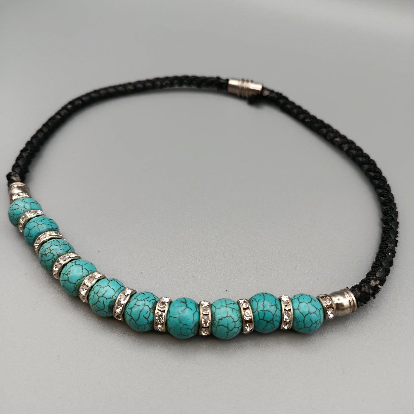 Elegante Kettenkette – Türkis-Design mit geflochtenem Band