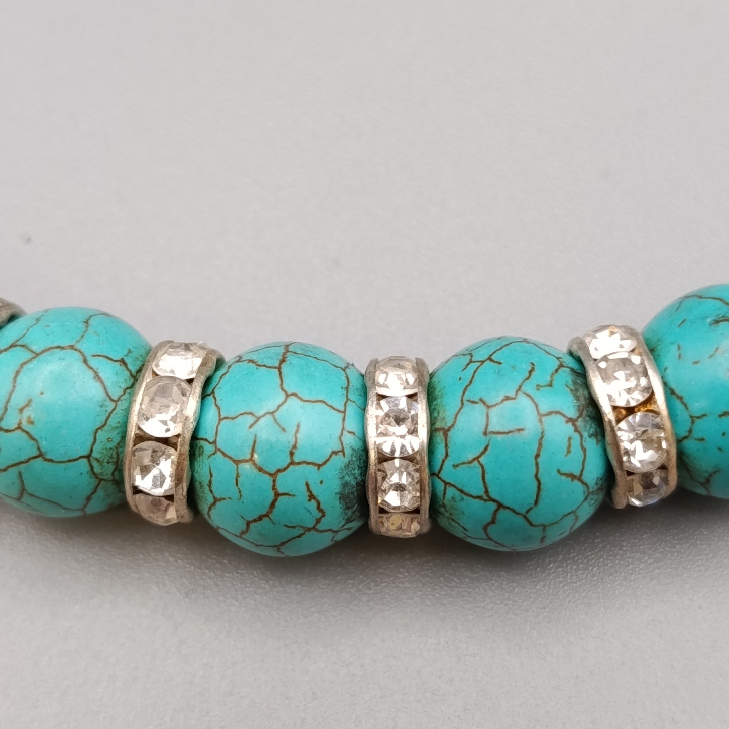 Elegante Kettenkette – Türkis-Design mit geflochtenem Band