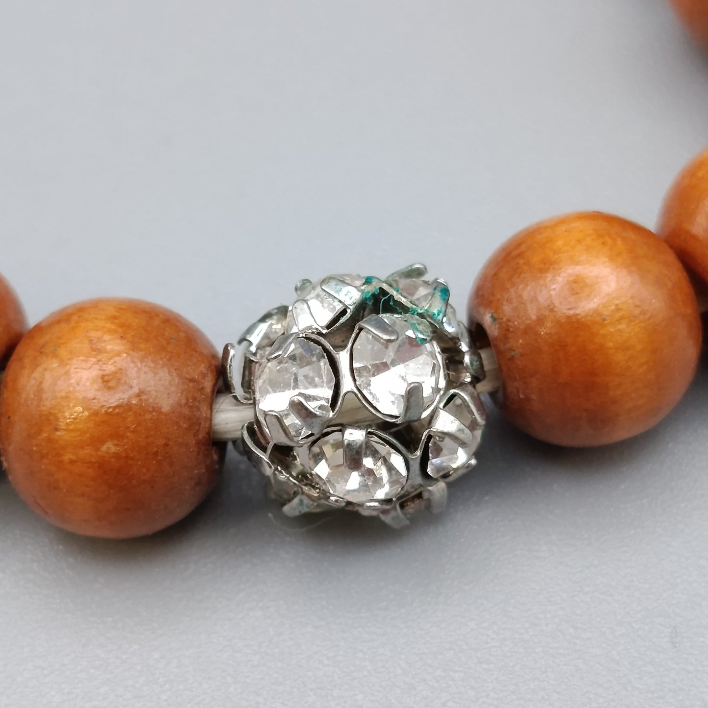 Elegantes Holzperlenarmband – Stilvolles Design