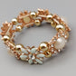 Elegantes Blumen-Armband – Verspieltes Design mit Perlen