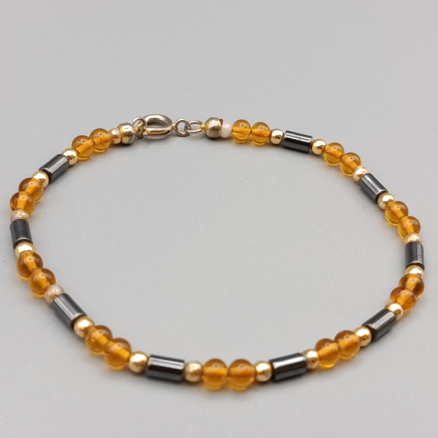 Elegantes Perlenarmband – Stilvolles Design Bernstein