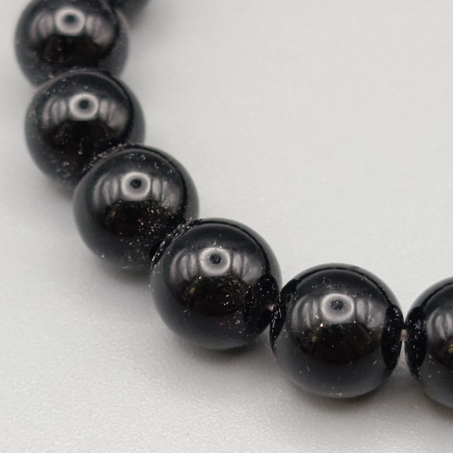 Elegantes Perlenarmband – Stilvolles Design in Schwarz