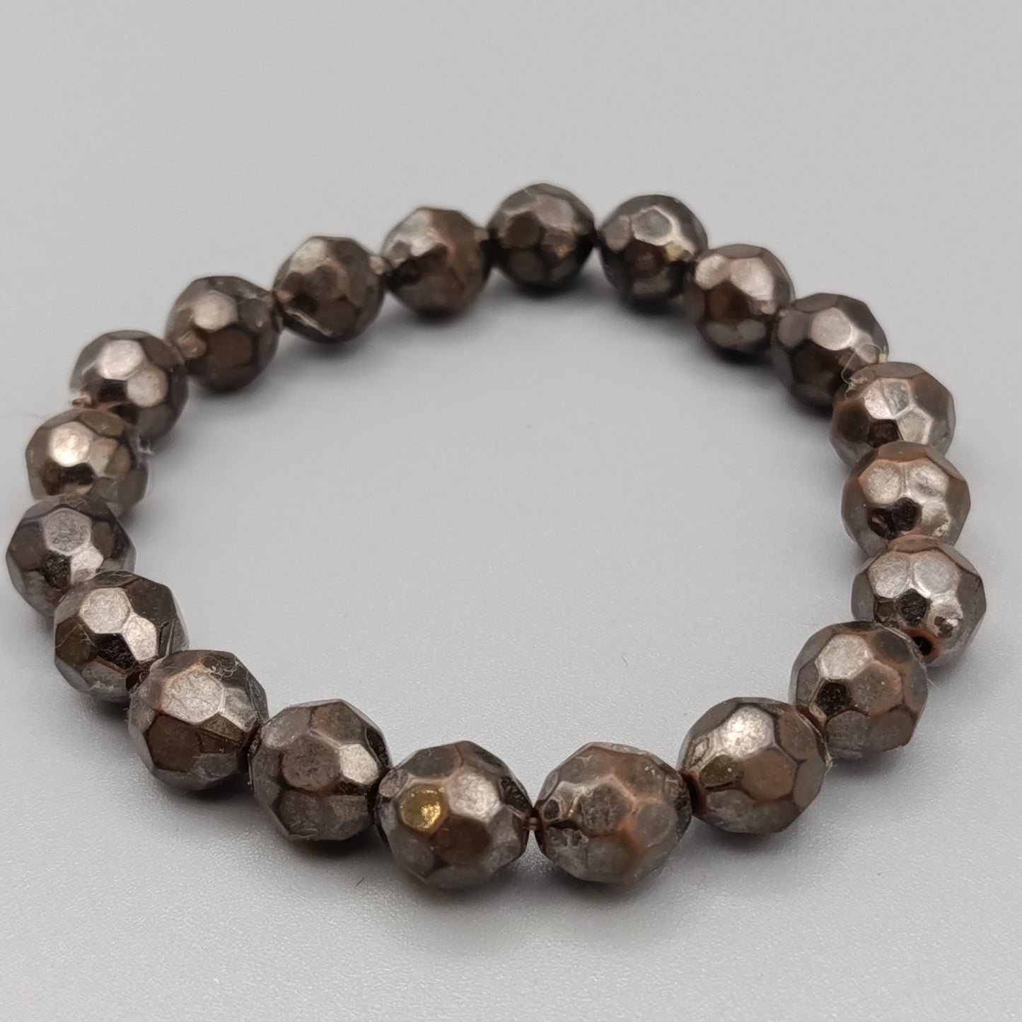 Elegantes Perlenarmband – Stilvolles Design in Metalloptik