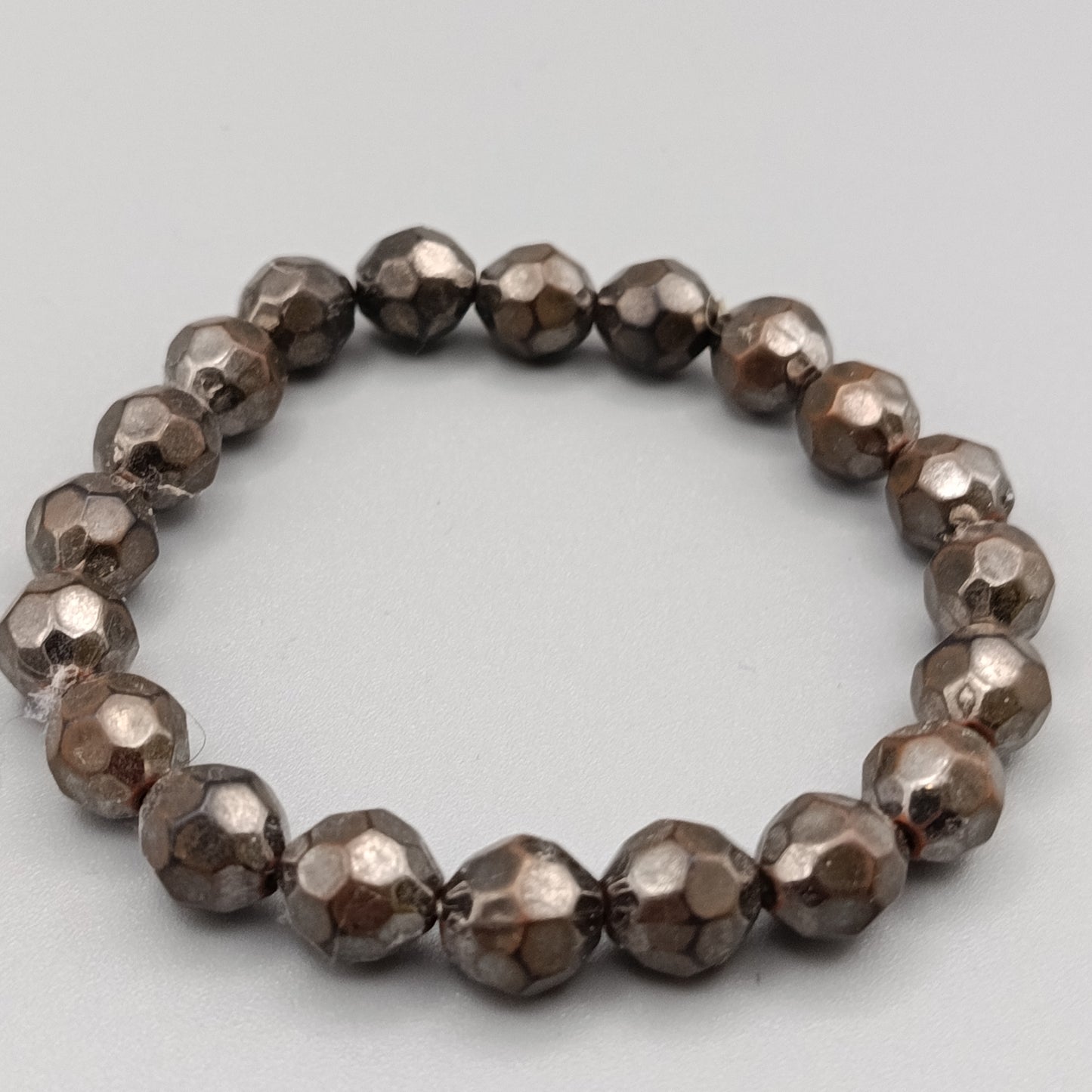 Elegantes Perlenarmband – Stilvolles Design in Metalloptik