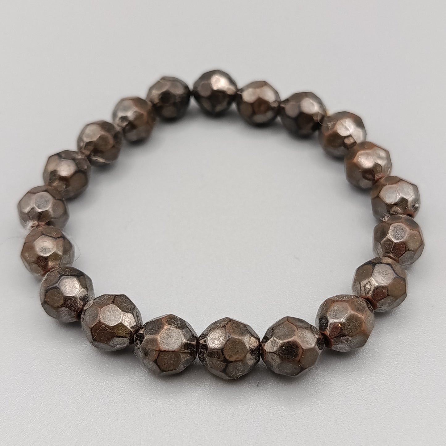 Elegantes Perlenarmband – Stilvolles Design in Metalloptik