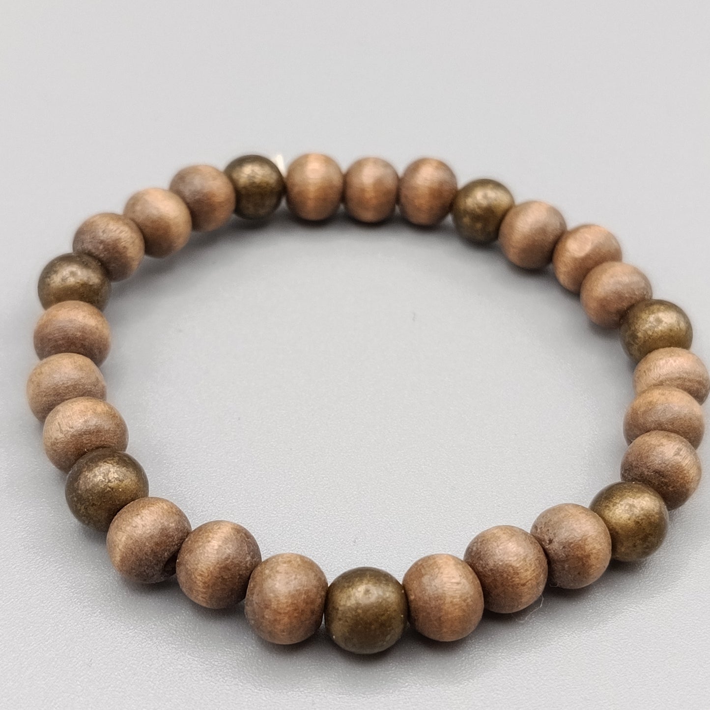 Elegantes Holzperlenarmband – Natürliches Design in Braun