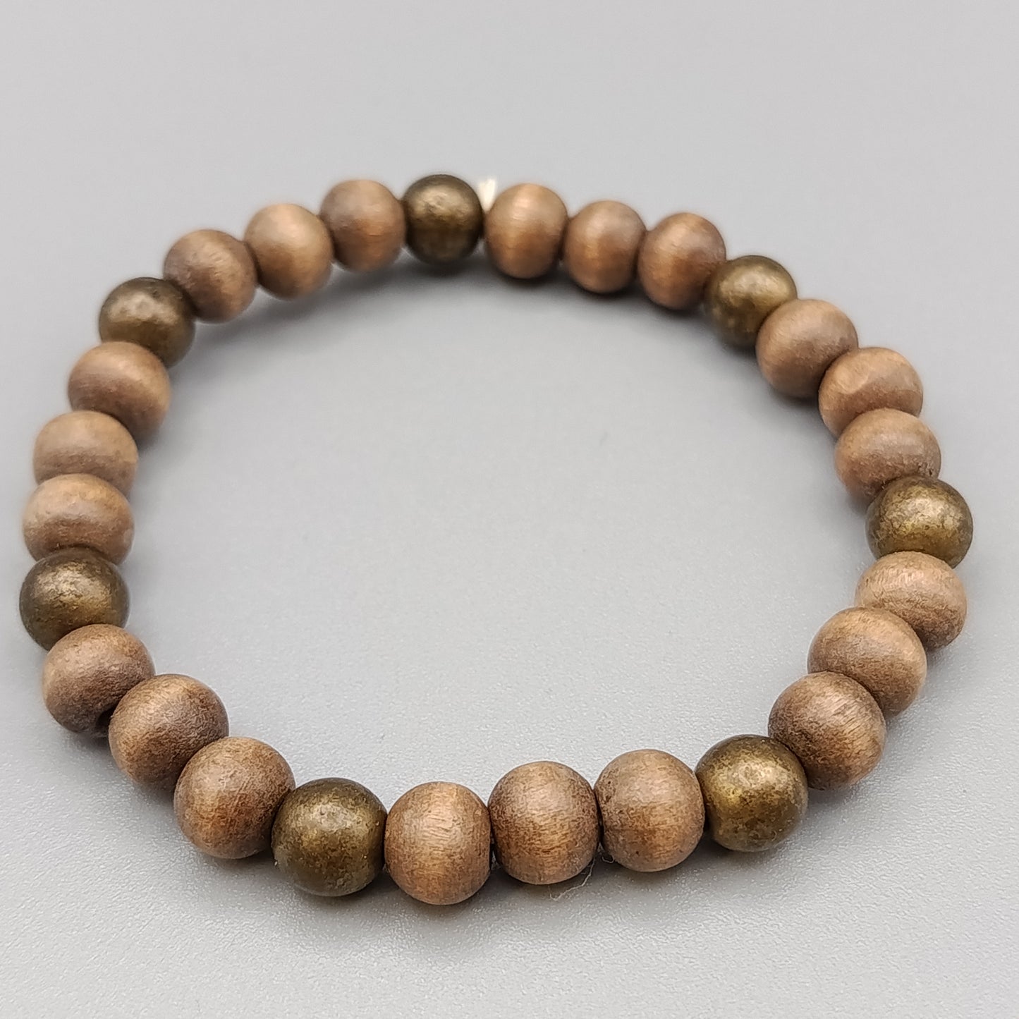 Elegantes Holzperlenarmband – Natürliches Design in Braun