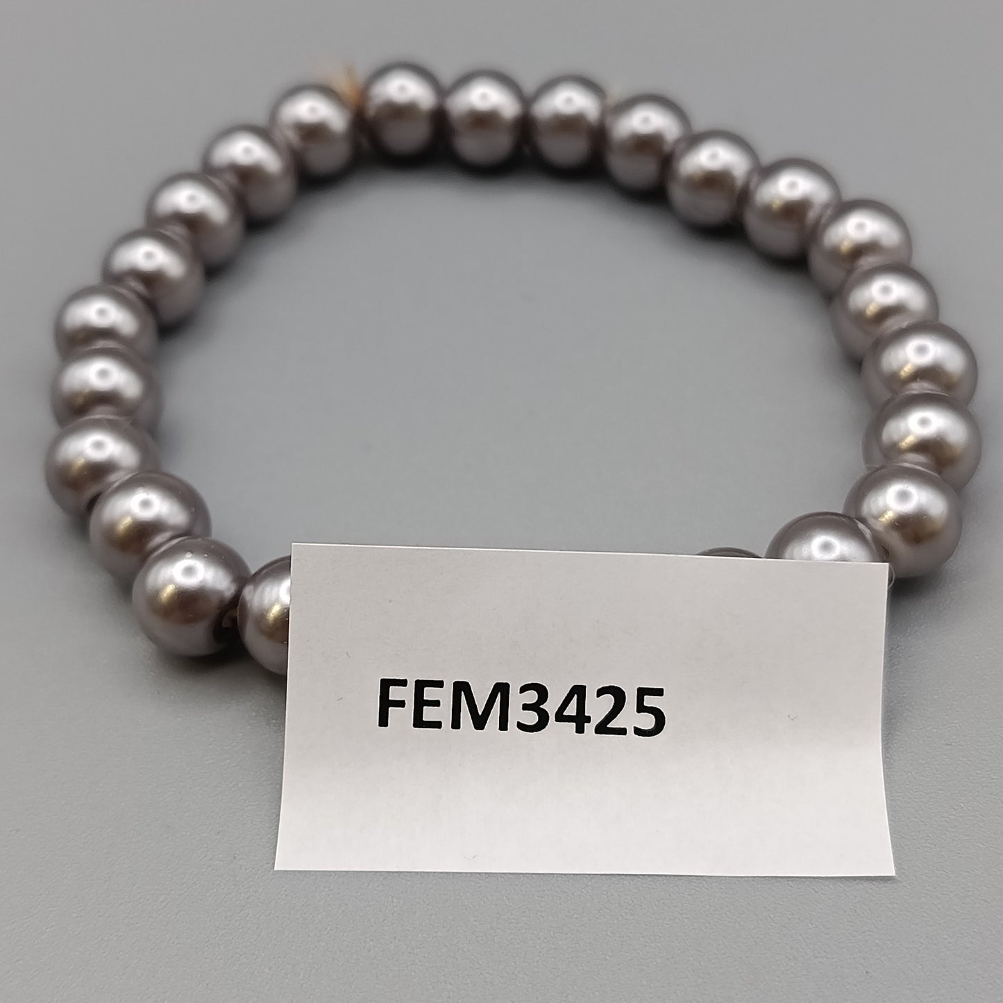Elegantes Perlenarmband – Stilvolles Design in Grau