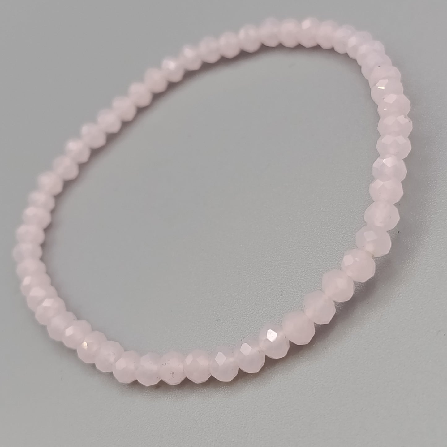 Elegantes Perlenarmband – Zartes Design in Rosa
