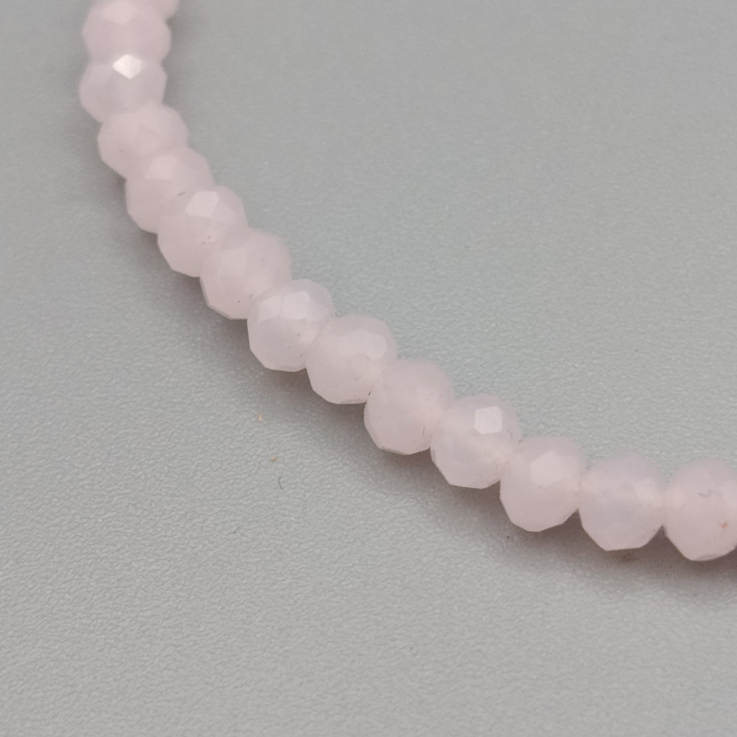Elegantes Perlenarmband – Zartes Design in Rosa