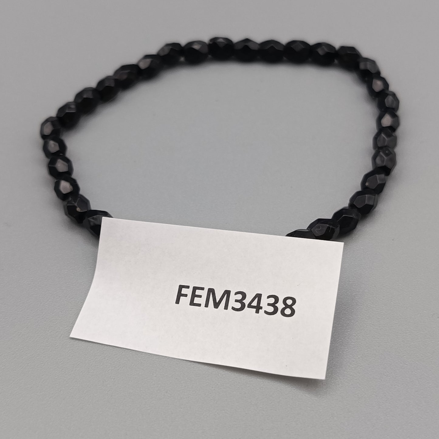 Elegantes Perlenarmband – Klassisches Design in Schwarz