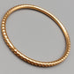 Eleganter Armreif – Stilvolles Design in Goldoptik