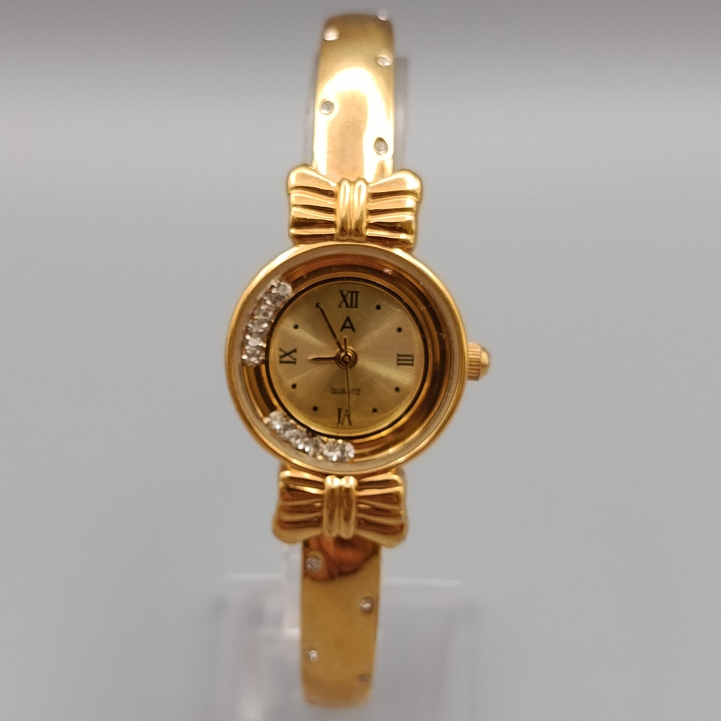 Elegante Damen Uhr – Verspieltes Design in Goldoptik