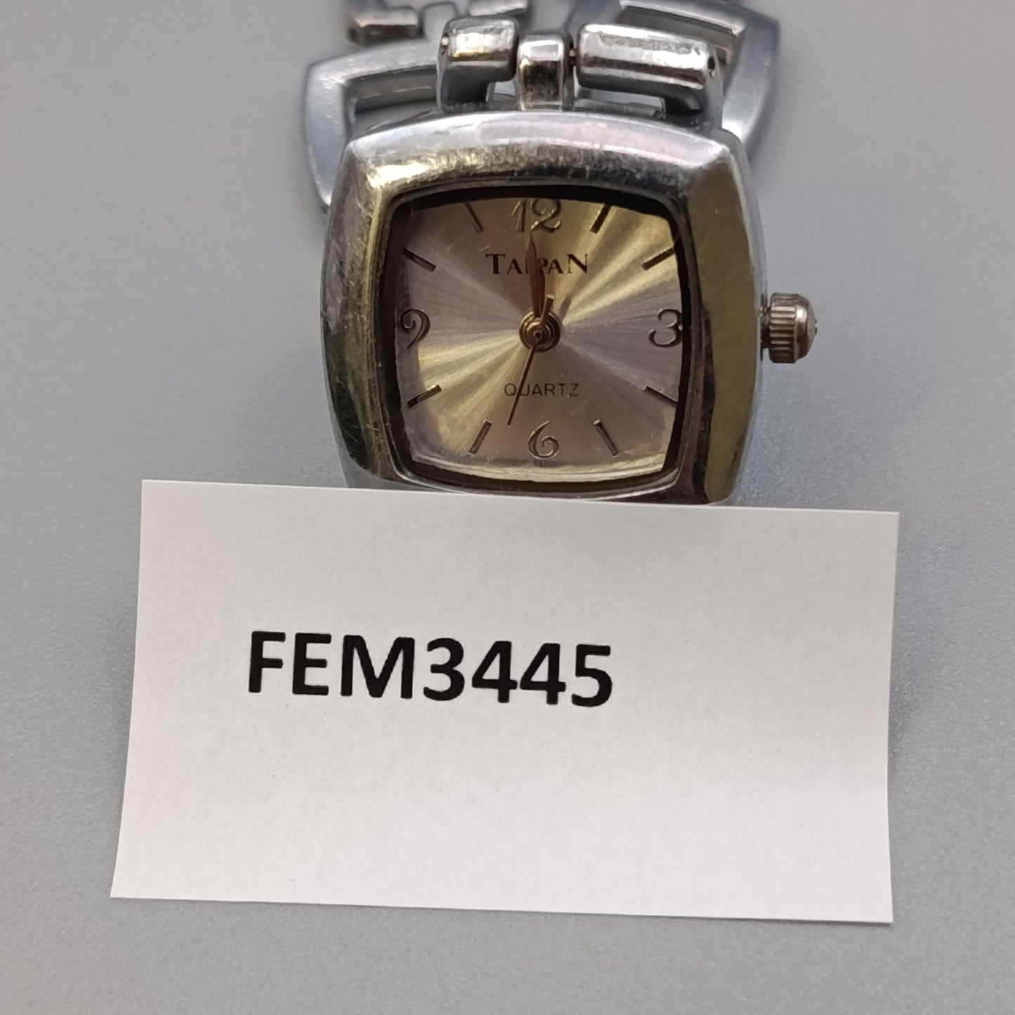 Elegante Taipan Damen Uhr – Klassisches Design