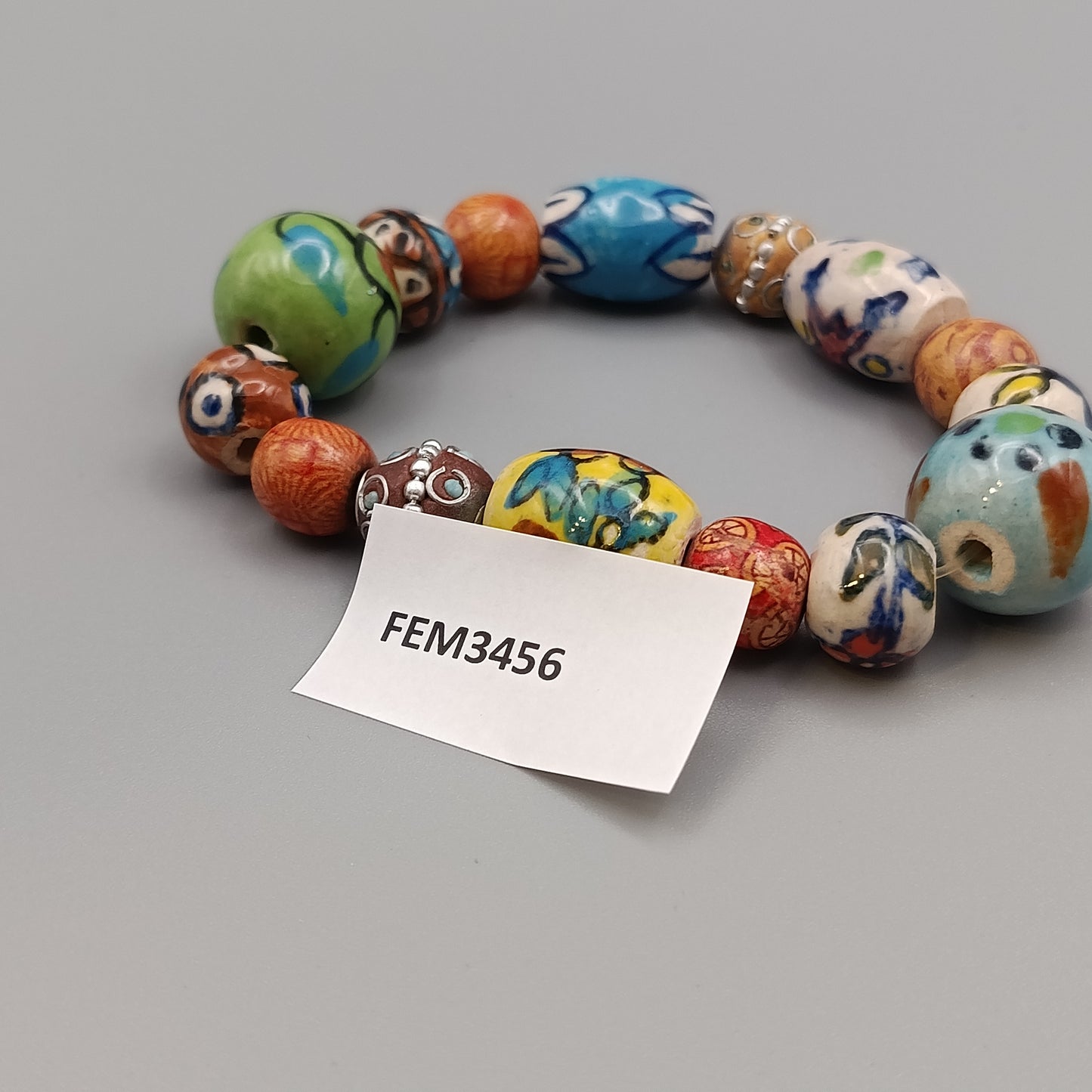 Buntes Keramikperlen Armband – Künstlerisches Design
