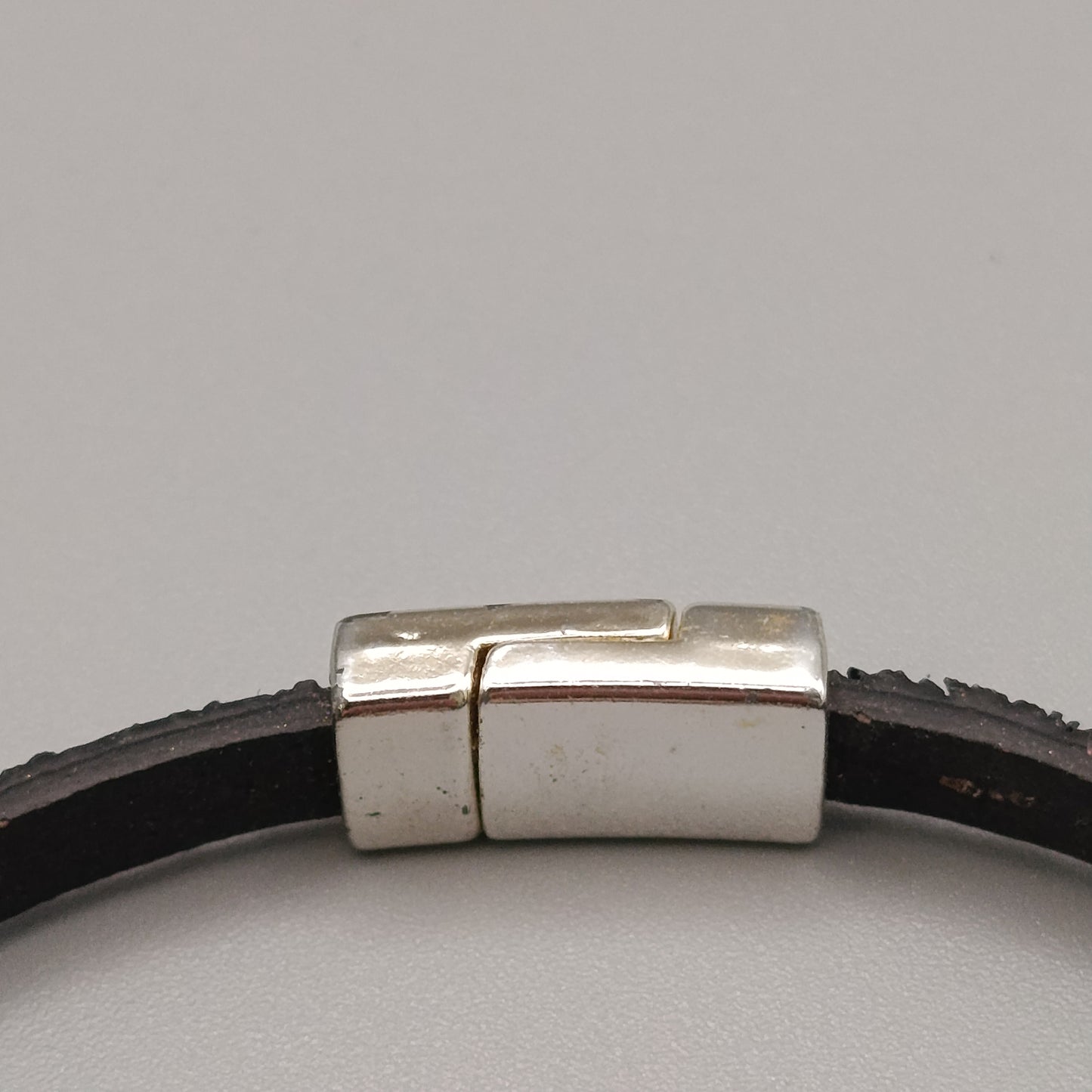 Elegantes Lederarmband – Stilvolles Design mit Stern-Charm