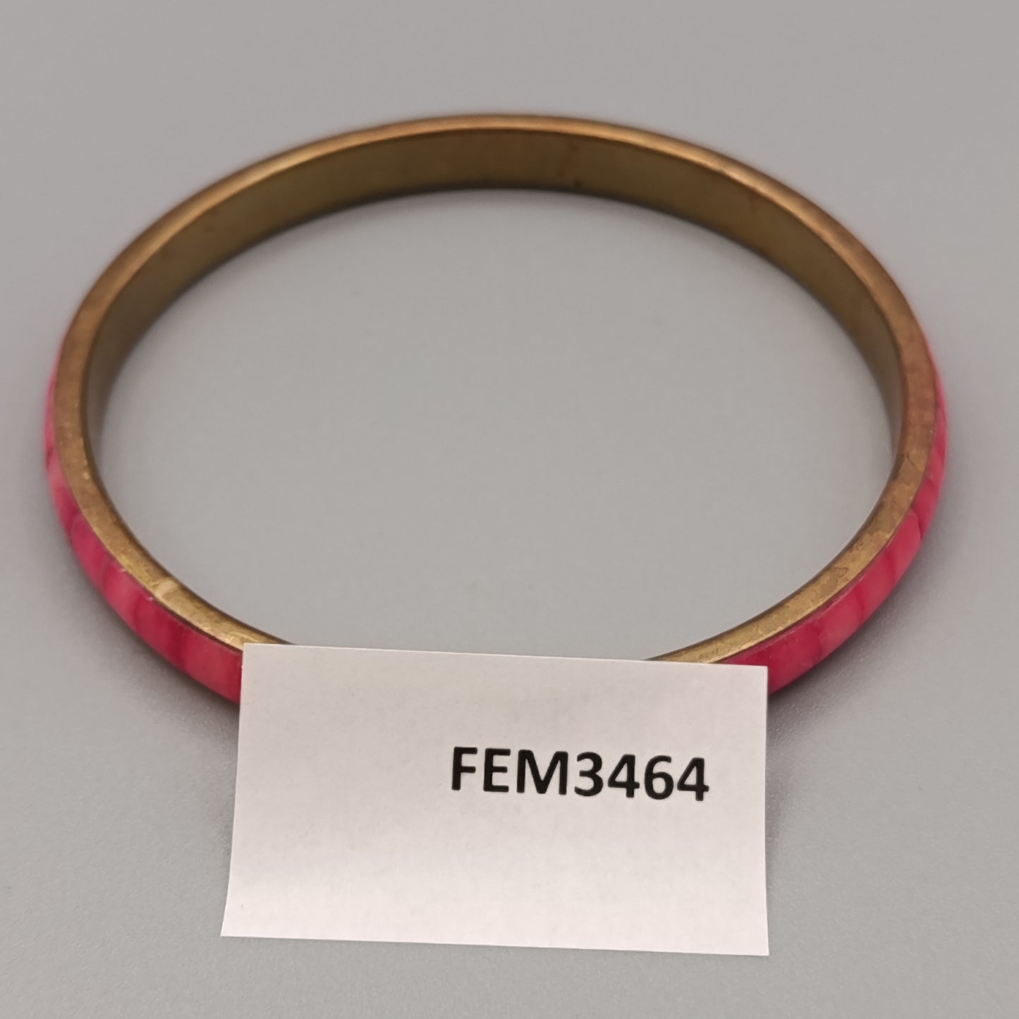 Eleganter Armreif – Stilvolles Design in Rosa und Gold