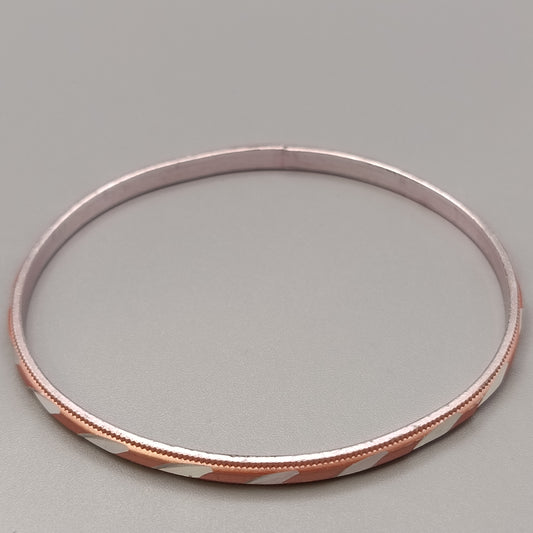 Eleganter Armreif – Klassisches Design in Roségold- und Silberoptik