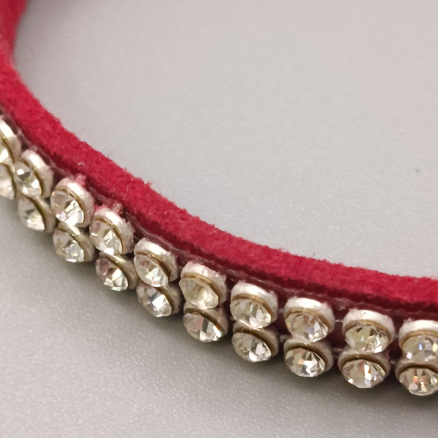 Elegantes Damen Armband – Glänzendes Design in Rot