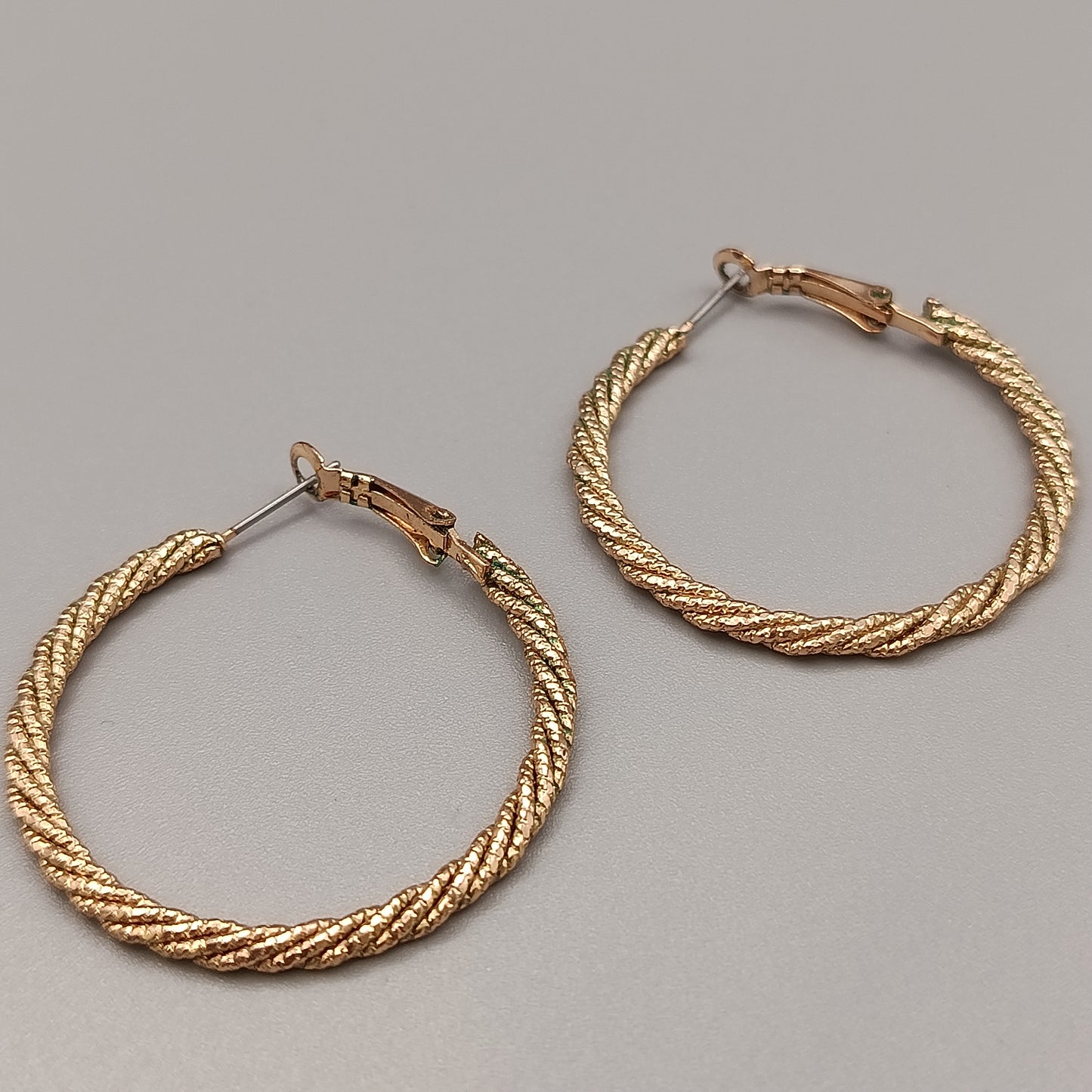 Elegante Creolen – Klassisches Design in Goldoptik