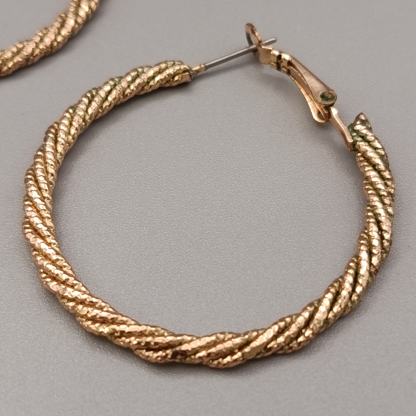 Elegante Creolen – Klassisches Design in Goldoptik
