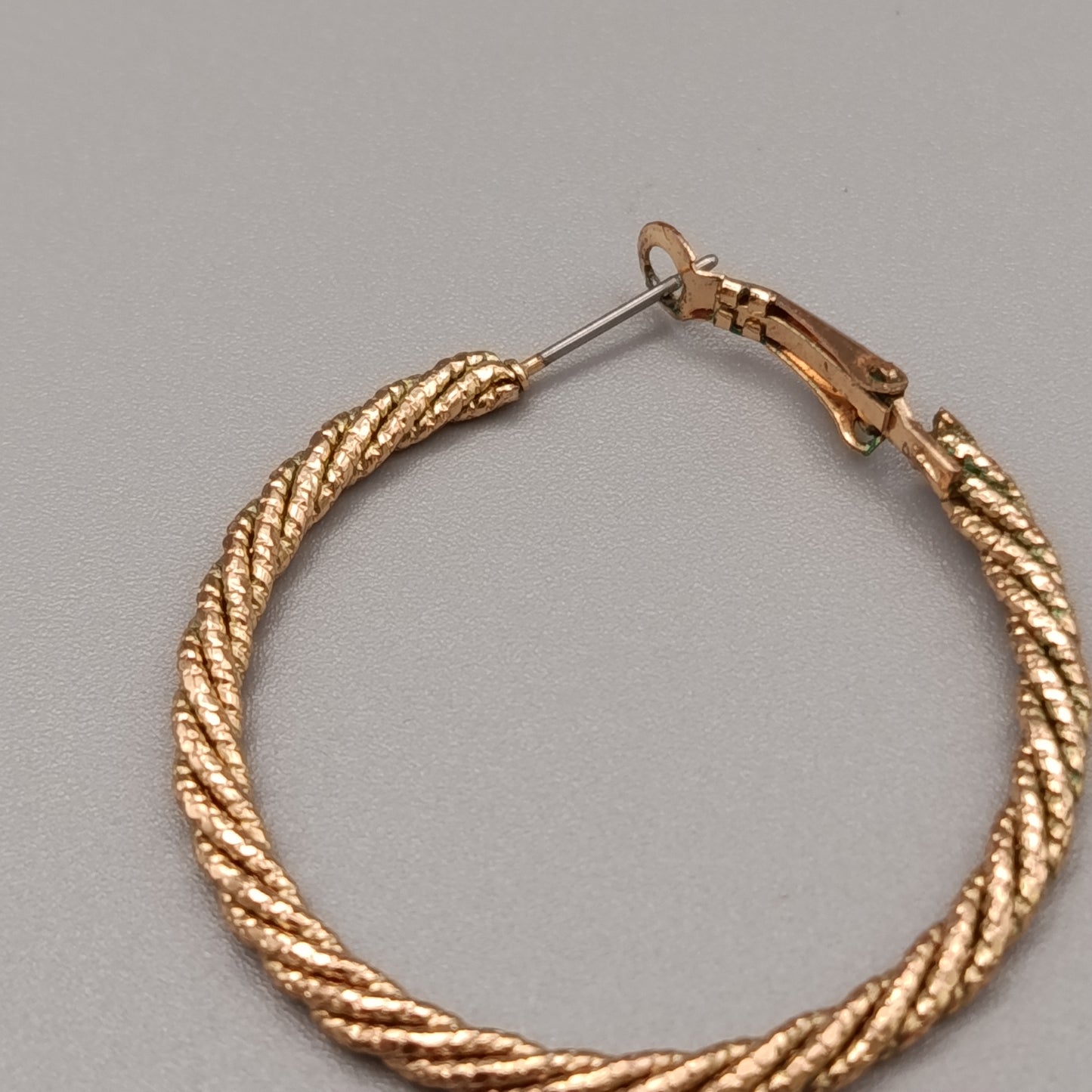 Elegante Creolen – Klassisches Design in Goldoptik