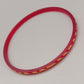Eleganter Armreif – Schlichtes Design in Rot und Gold