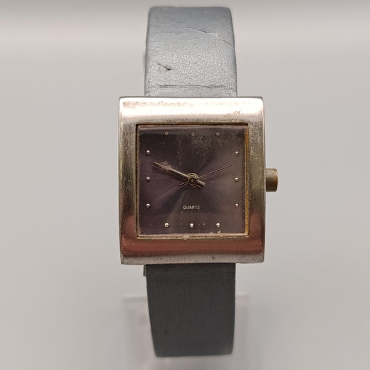 Elegante Damen Uhr – Quadratisches Gehäuse im modernen Stil