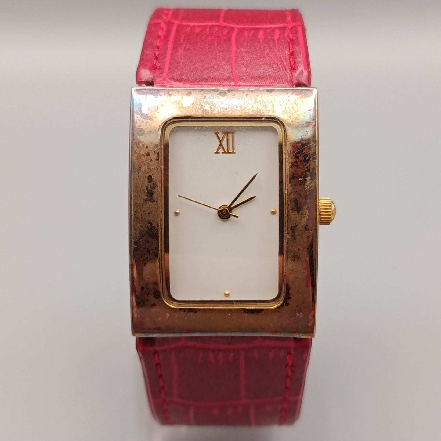 Elegante Damen Uhr – Rechteckiges Design in Goldoptik