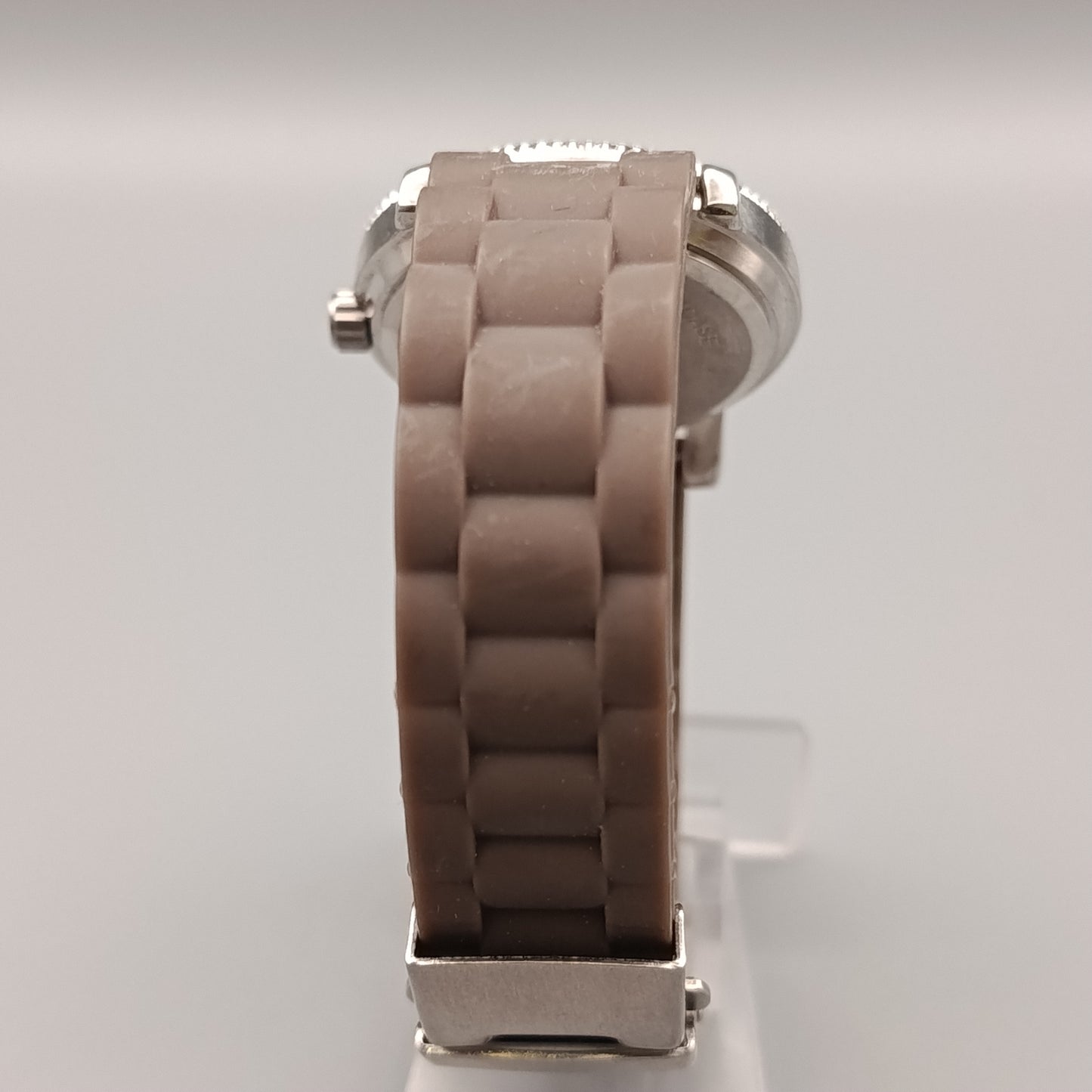 Elegante Damen Uhr – Stilvolles Design in Braun und Silberoptik