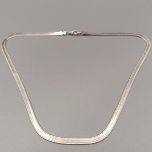 Elegante Schlangenkette – Klassisches Design in Silberoptik