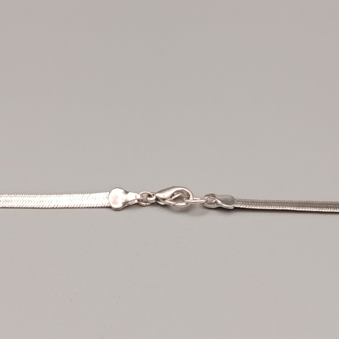 Elegante Schlangenkette – Klassisches Design in Silberoptik