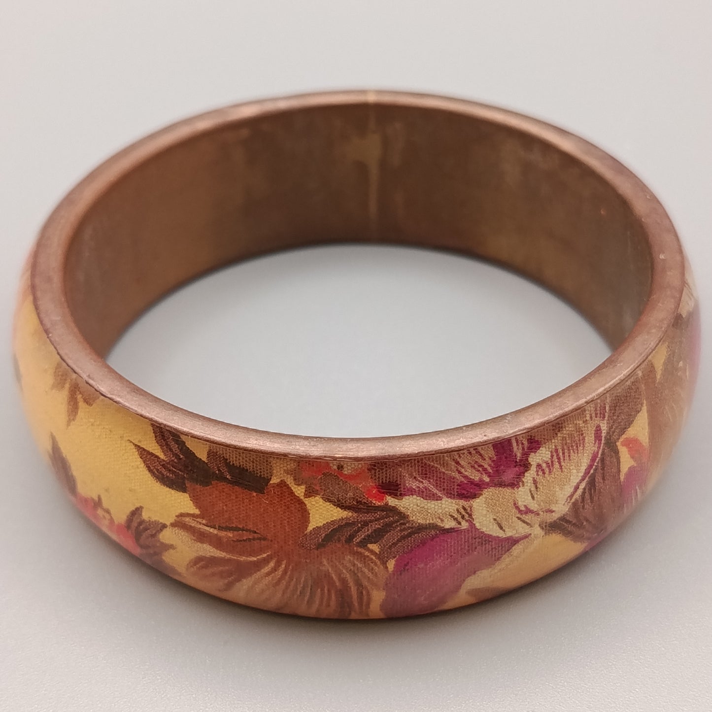Eleganter Armreif – Florales Design in Warmen Farben