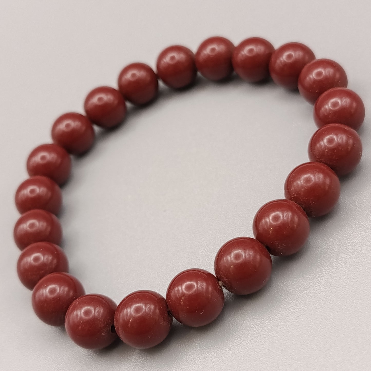 Elegantes Perlenarmband – Klassisches Design in Rot