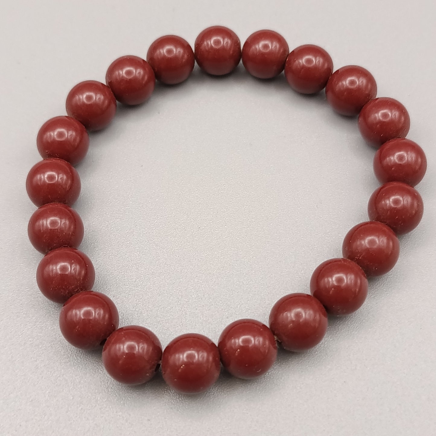 Elegantes Perlenarmband – Klassisches Design in Rot
