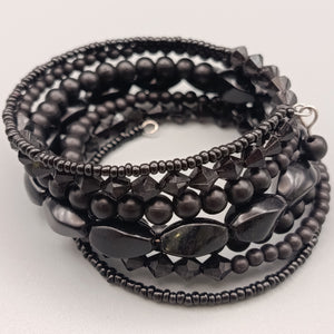 Elegantes mehrreihiges Armband – Schlichtes Design in Schwarz