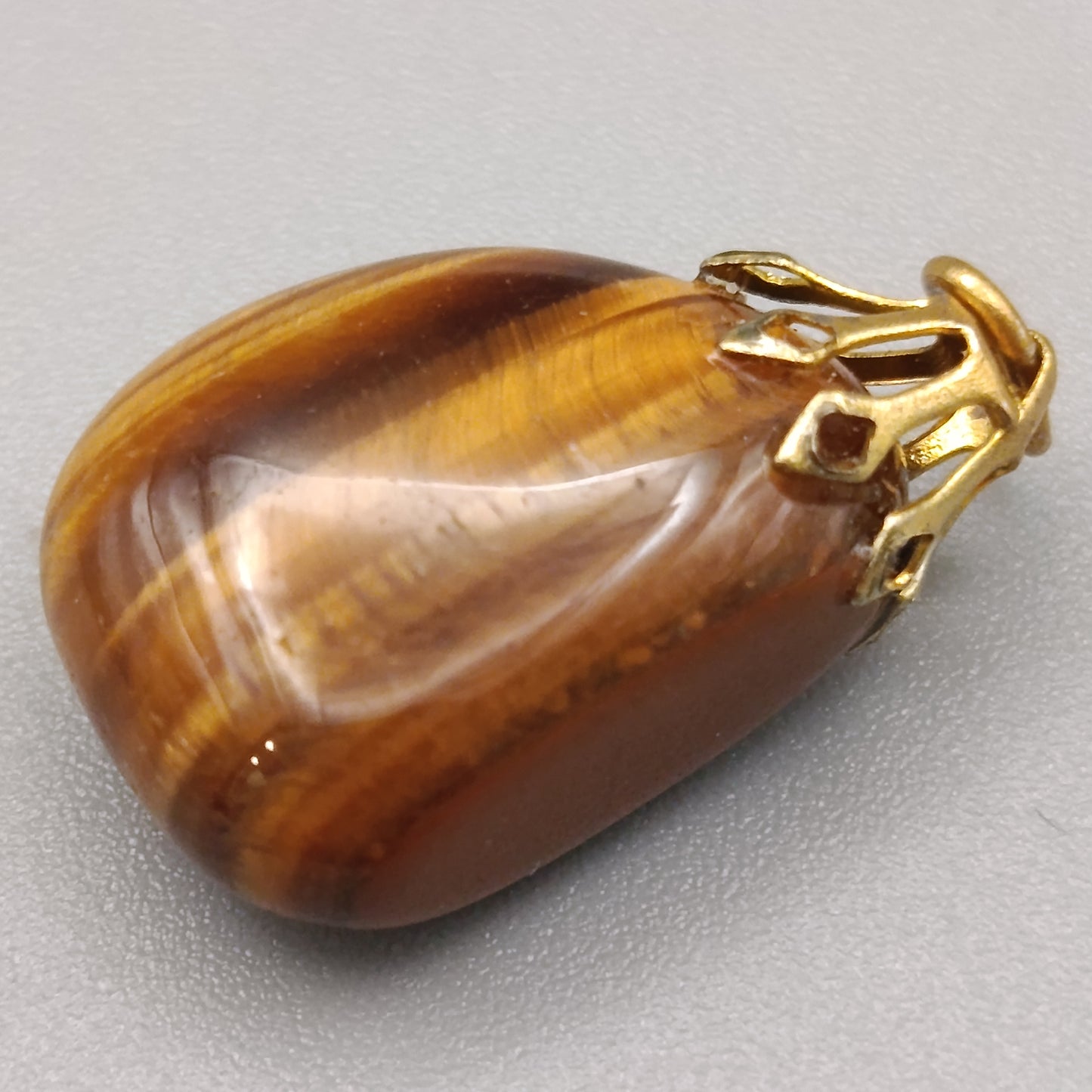 Eleganter Tigerauge Anhänger – Edler Edelstein mit Goldoptik