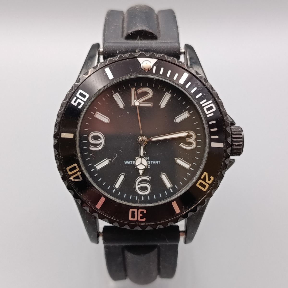 Sportliche Herren Uhr im Taucher-Design – Schwarz