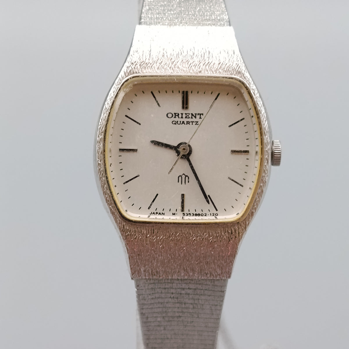 Klassische Orient Damen Uhr – Silberfarbenes Gehäuse