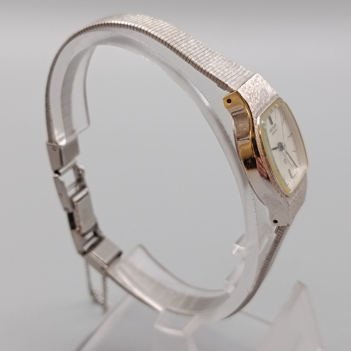 Klassische Orient Damen Uhr – Silberfarbenes Gehäuse